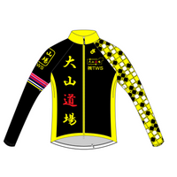 Techウィンドジャケット