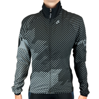 Techウィンドジャケット