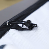 Techウィンドジャケット