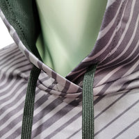 プルオーバーフーディー